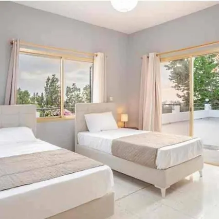 Sun Wave Sea View Retreat