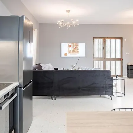 Sun Wave Sea View Retreat