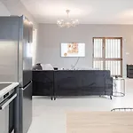 Sun Wave Sea View Retreat