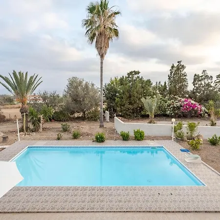 Sun Wave Sea View Retreat *